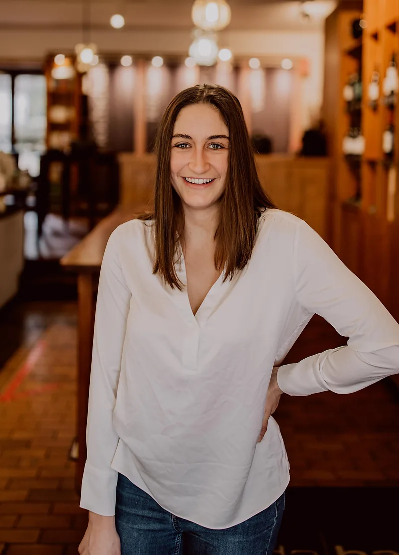 Katharina Brunner, Service & Social Media